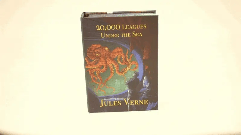 Jules Verne's 20,000 Leagues Under the Sea Light Book