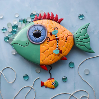 Wide-Eyed Fishy Clock